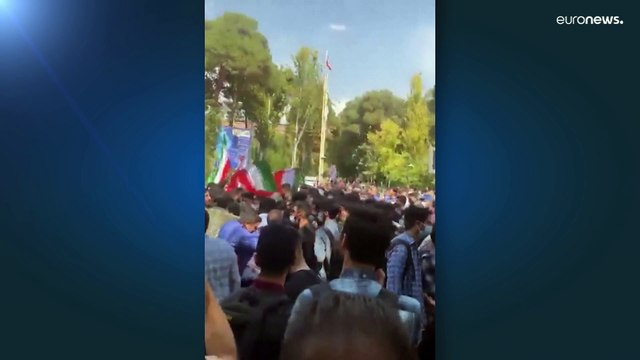 Tod dem Diktator : Proteste nach gewaltsamen Tod einer jungen Frau im Iran ebben nicht ab