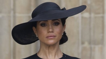 GALA VIDEO - Larmes de Meghan Markle aux funérailles d'Elizabeth II : un numéro d'actrice?