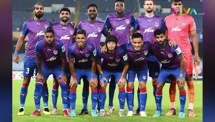 Saking Girangnya, Pejabat Rebut Trofi dan Dorong Pemain