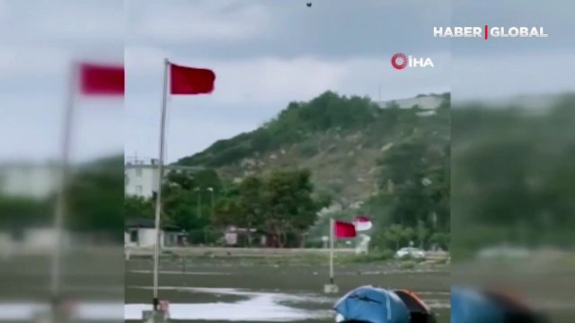 Deniz üzerinde oluşan hortum korkuttu! İşte o anlar