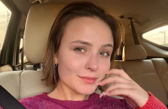 'Cheguei a ter desmaios', diz Larissa Manoela sobre endometriose e síndrome do ovário policístico
