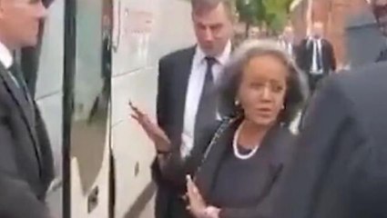 Kraliçe'nin cenaze törenine ilişkin olaylar bitmiyor! Liderler otobüse bindirilmeden önce bilet kontrolünden geçtiler