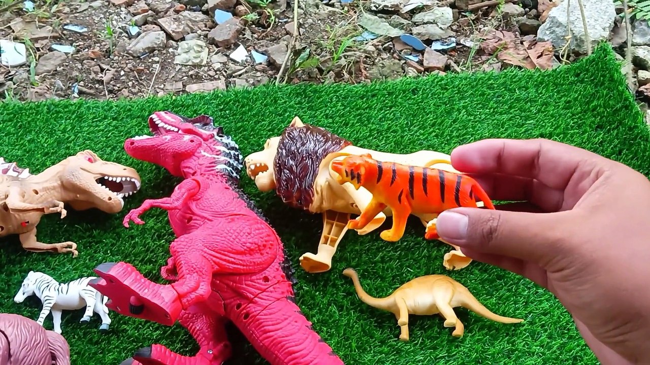 Hunting Found Jurassic World Evolution 2 T-rex Spinosaurus Brontosaurus Mammoth Lion Tiger Elephant
