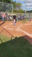 La petite ligue de baseball se tourne rapidement vers le football - Buzz Buddy