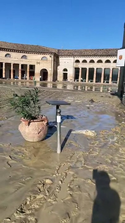 De fortes pluies provoquent des inondations en Italie - Buzz Buddy