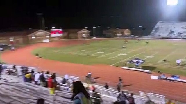 Le chaos s'ensuit après des tirs entendus lors d'un match de football au lycée en Géorgie - Buzz Buddy