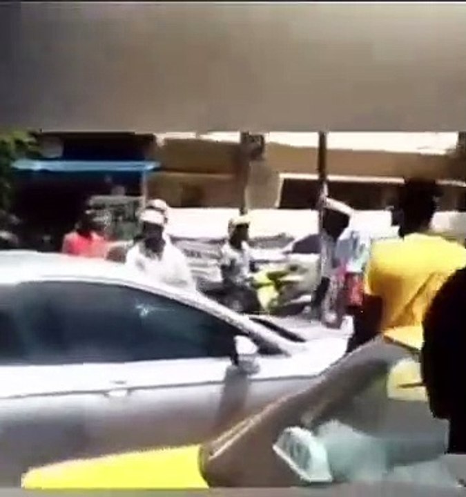 Affaire d’un policier agrippé au capot d’un véhicule : le conducteur en garde à vue