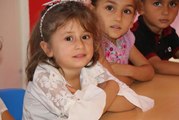 Suriyeli ve Türk yardım dernekleri Rasulayn'da anaokulu açtı