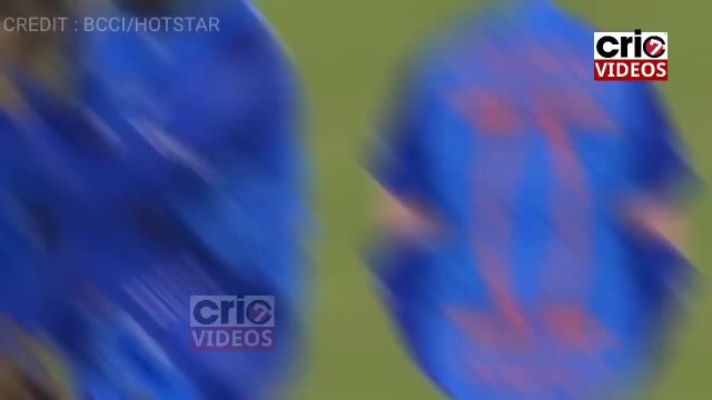Angry Rohit Sharma grabbed Dinesh Karthik neck after Dinesh karthik gave wrong information INDvsAUS * T20 World Cup