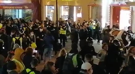 Des manifestations contre la guerre en Ukraine violemment réprimées à Moscou (vidéos)