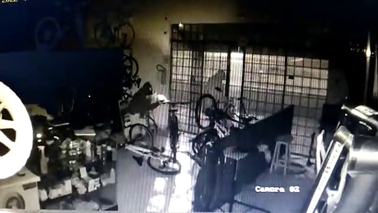Ladrões furtam 5 bicicletas de empresa em Apuca...