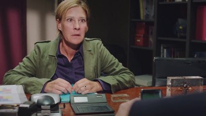 Plus Belle la Vie - Laëtitia prise dans une spirale infernale au lycée