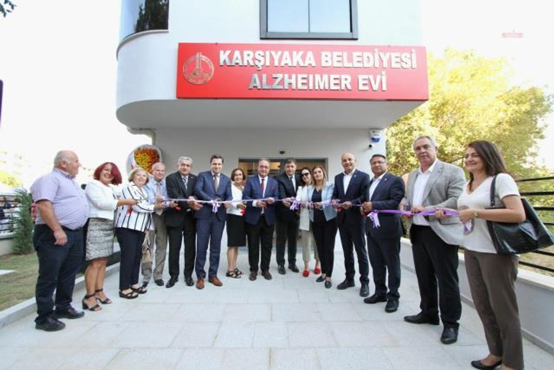 İzmir haber... Karşıyaka'da Alzheimer Evi Açıldı. Bülent Tezcan: "Bu Çalışmalar Birilerini Rahatsız Ediyor"