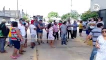 Seis colonias incomunicadas por cierre de calle en Agua Dulce