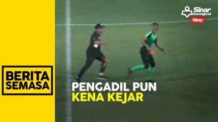 Video herunterladen: Polis siasat insiden gaduh bola sepak Sukma