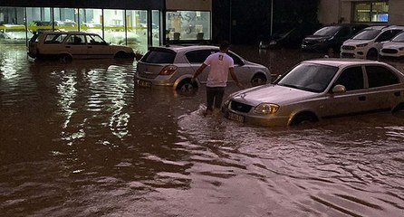 Osmaniye’de sağanak nedeniyle ev ve iş yerlerini su bastı