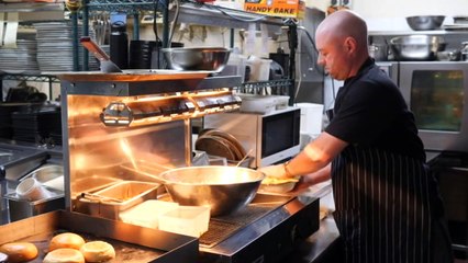 West Australia warned to expect travel delays for holidays