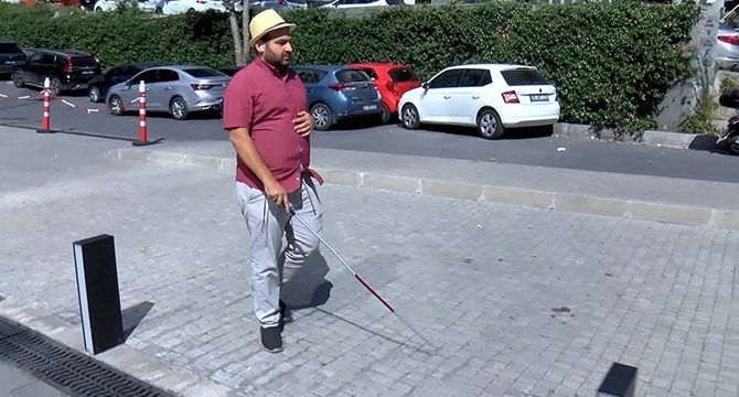 Görme engelli avukata, karakolda keyfi uygulama