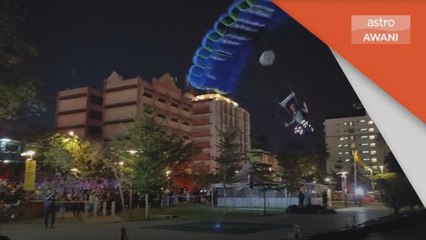 Hari Kebangsaan 2022 | 65 terjunan BASE simbolik 65 tahun kemerdekaan