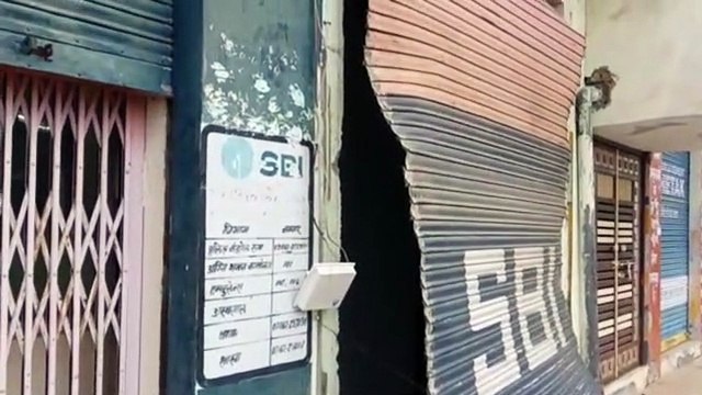 एटीएम से रुपए लेने आए और पूरा का पूरा एटीएम ही उखाड़ ले गए.... लाइव वीडियो आया सामने... लाखों रुपए थे एटीएम में