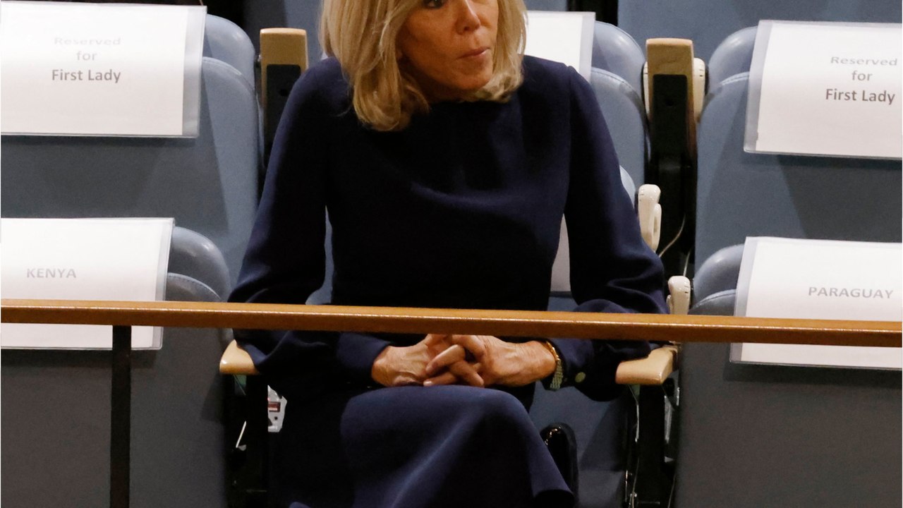 VOICI : Brigitte Macron : Stéphane Bern fait une surprenante révélation sur ses rapports avec Camilla Parker-Bowles