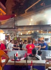 Beyazıt'ta esnaf ile turist müşterinin 'hesap' kavgası kamerada