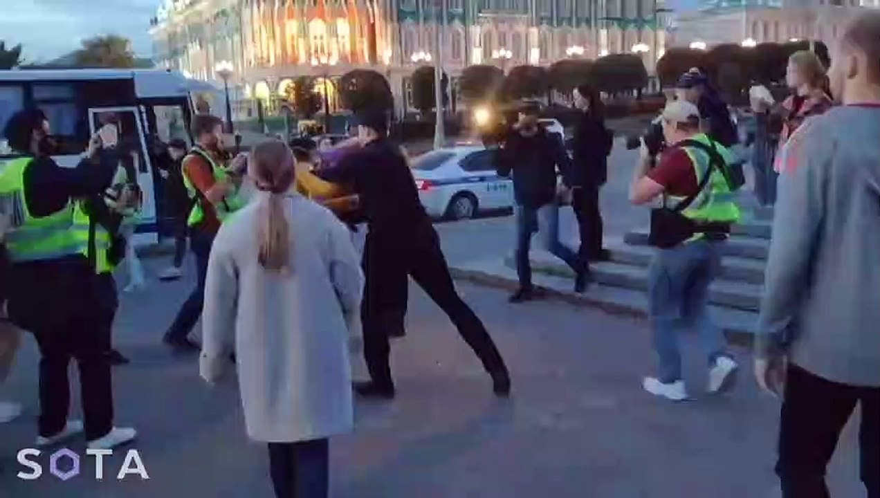 Teilmobilmachung in Russland: Proteste und Ansturm auf Auslands-Flüge