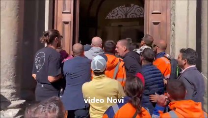 Livorno, tensione alla protesta dei portuali