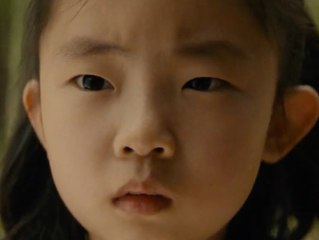 Trailer zu "Knock at the Cabin" (OV): Apokalypse-Film mit Rupert Grint