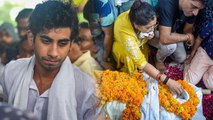 Raju Srivastav Last rites में Son Ayushman की Photo देख रो पड़ेंगे आप  | Watch Video ।*Entertainment