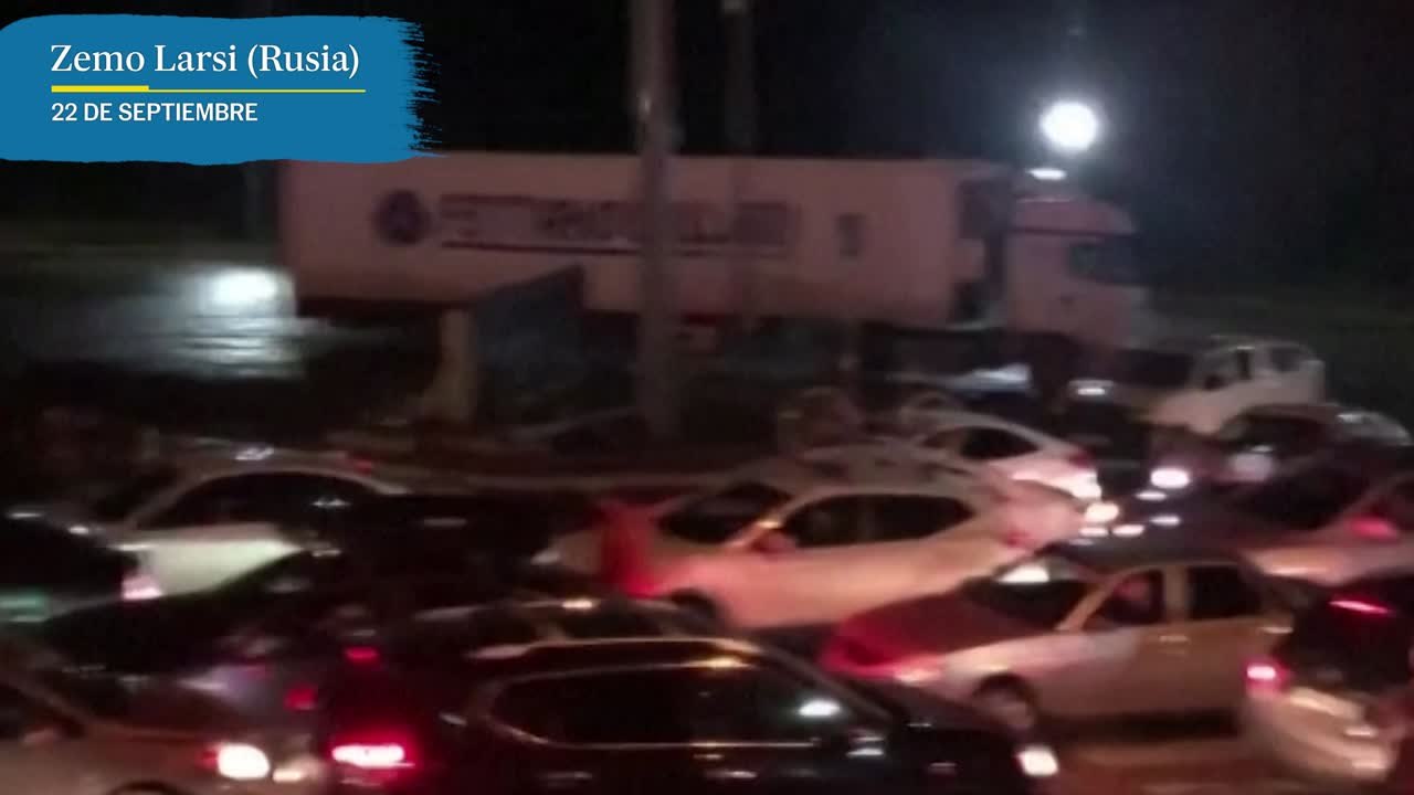 Largas colas en la frontera terrestre entre Rus...
