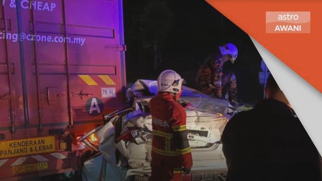 Kemalangan | Wanita cedera tersepit, kereta rempuh belakang treler