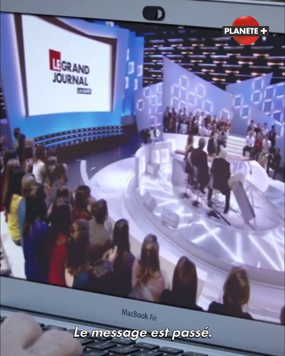 EXCLU VIDÉO - François Hollande : ce geste de Julie Gayet qui a lancé les rumeurs de liaison