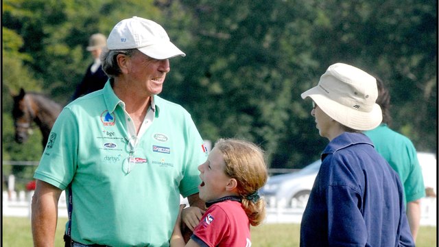 GALA VIDEO - Mark Phillips : qui est Sandy Pflueger, la femme qu’il a épousée après la princesse Anne ?