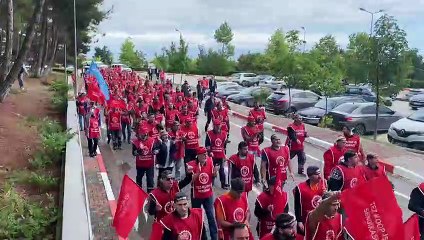 OMÜ'de eylemler devam ediyor! İşçiler hakkını istiyor