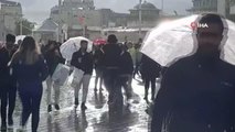 Taksim'de aynı anda hem yağmur yağdı hem güneş açtı