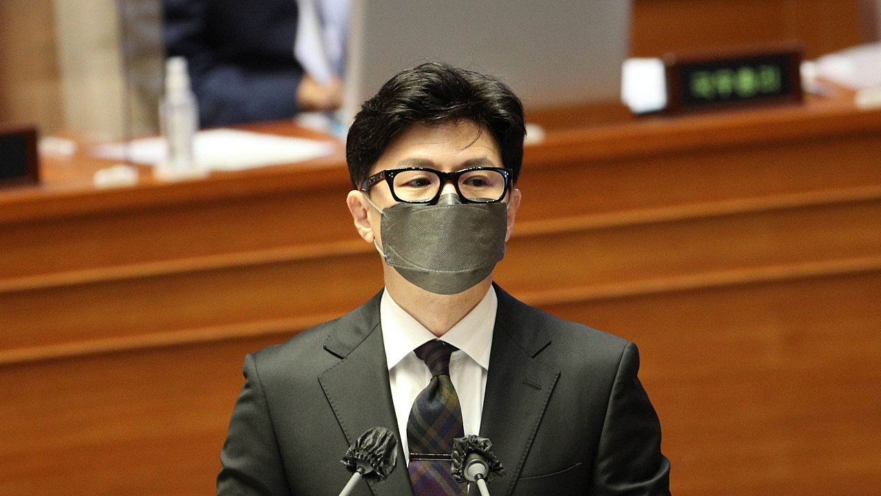 한동훈 "차기 대권 주자 조사에서 빼달라 말라가 더 호들갑" / YTN
