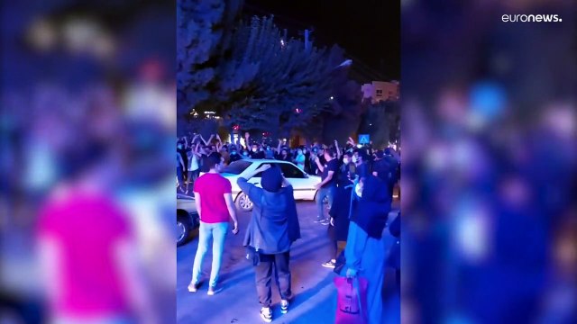 Женщины, жизнь, свобода! : протесты и столкновения в Иране