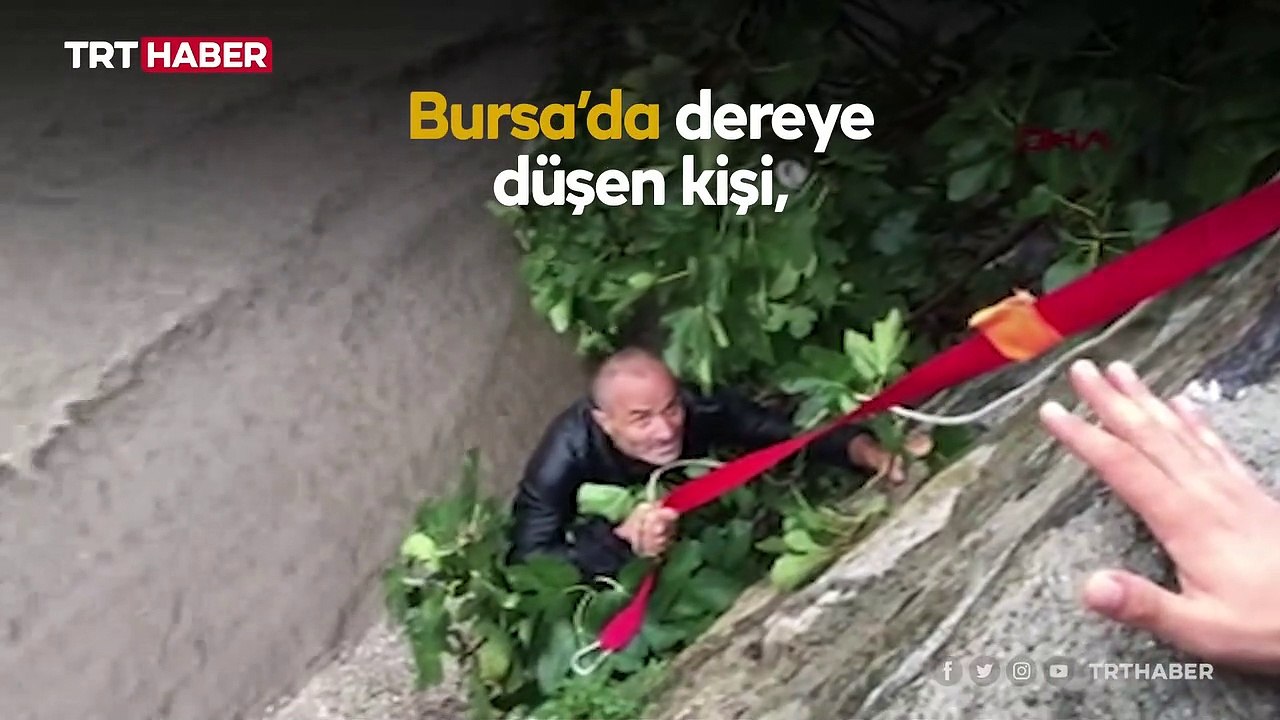 Debisi yükselen derede mahsur kaldı