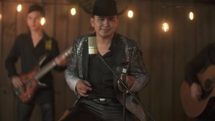 Uriel Barrera Performs 'La Húngara' – Watch the Stunning Music Video 🎶