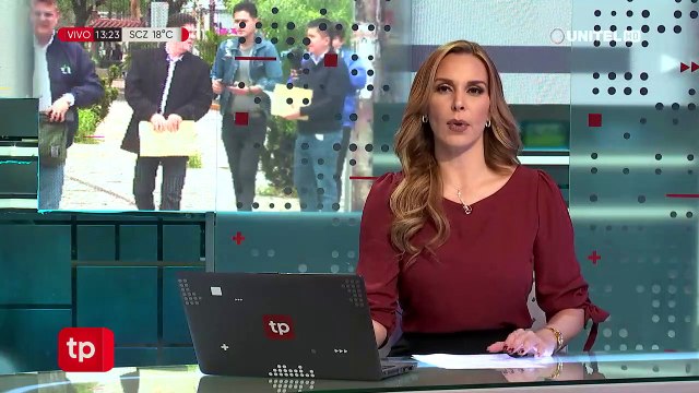 Concejal presenta cédulas de identidad de víctimas por presunta venta de ítems en la alcaldía cruceña