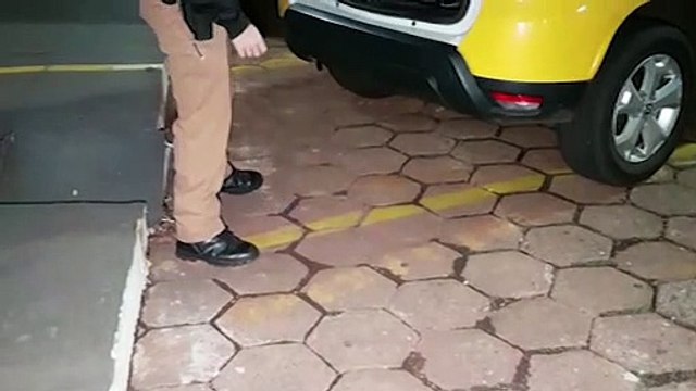 Polícia Militar detém indivíduo que estava pulando em telhados no Bairro Guarujá