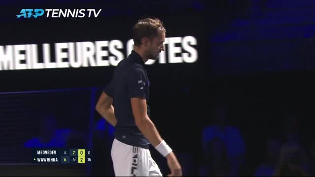Medvedev mocks Moselle fans after being booed against Wawrinka