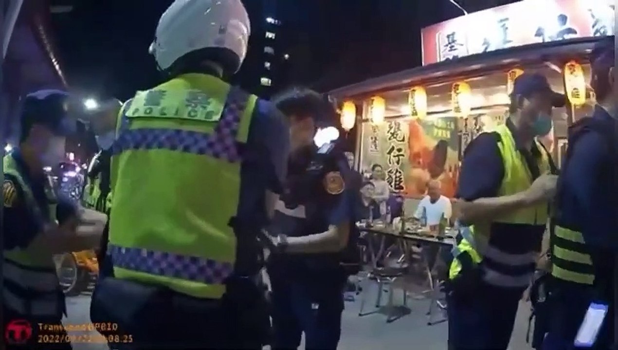 屁孩慶生嗨過頭鬧餐廳 1少年飲酒遭逮 9豬隊友衝派出所救人慘了