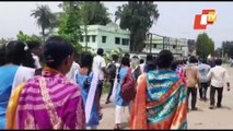Students and parents gherao BDO office in Padmapur demanding school infrastructure