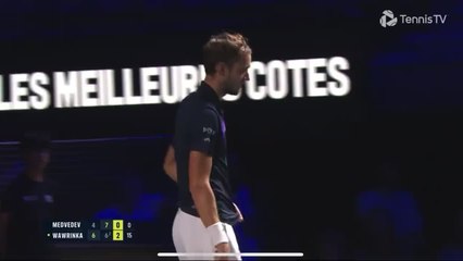 El público francés abuchea a Medvedev y vean cómo responde: lamentable