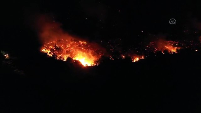 Antalya'da alevler yeniden yükseldi: Alevler geceyi gündüze çevirdi