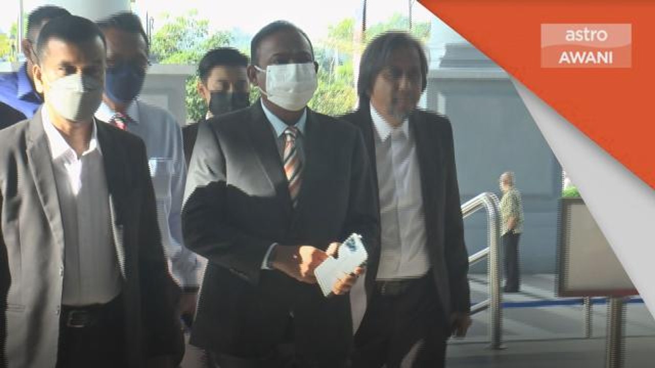 Tuduhan Rasuah | Azeez lepas tanpa bebas 9 tuduhan rasuah, pengubahan wang haram