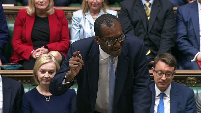 Chancellor announces scrapping of a cap on bankers' bonuses