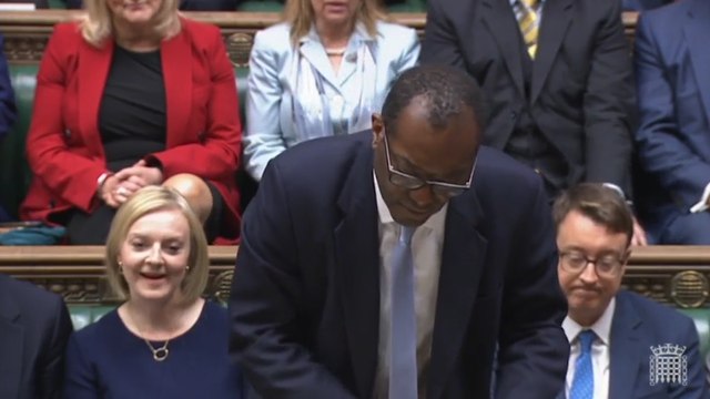 Tory MPs cheer chancellor Kwasi Kwarteng for removing cap on bankers' bonuses